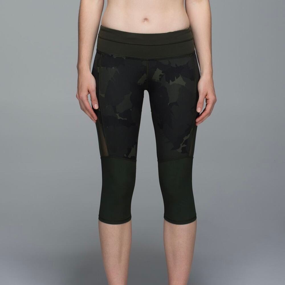 LULULEMON Training Tough Crop Leggings Palm Party Gator Green Black 8